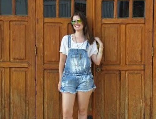 Meu look: Jardineira jeans + Cropped branco